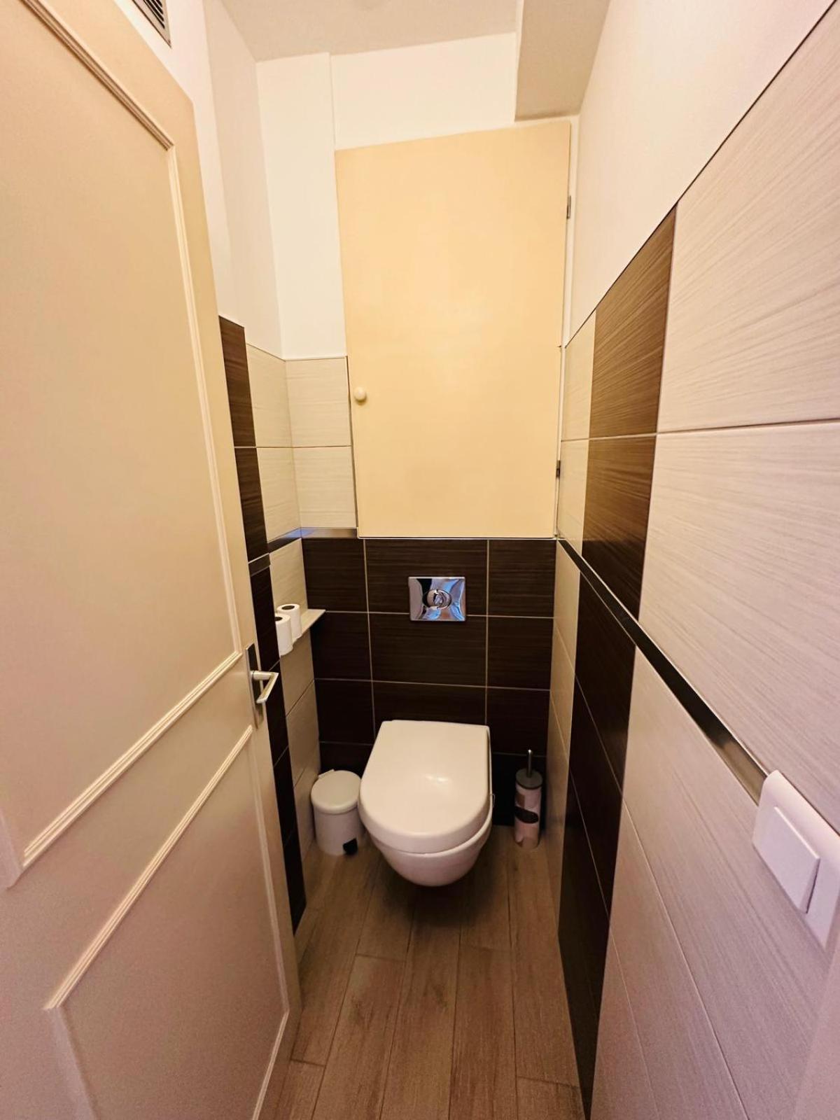 Spacieux 2 Chambres 65M2 Climatise Au Village Medieval Entre Nice Et Antibes Villeneuve-Loubet Exterior foto