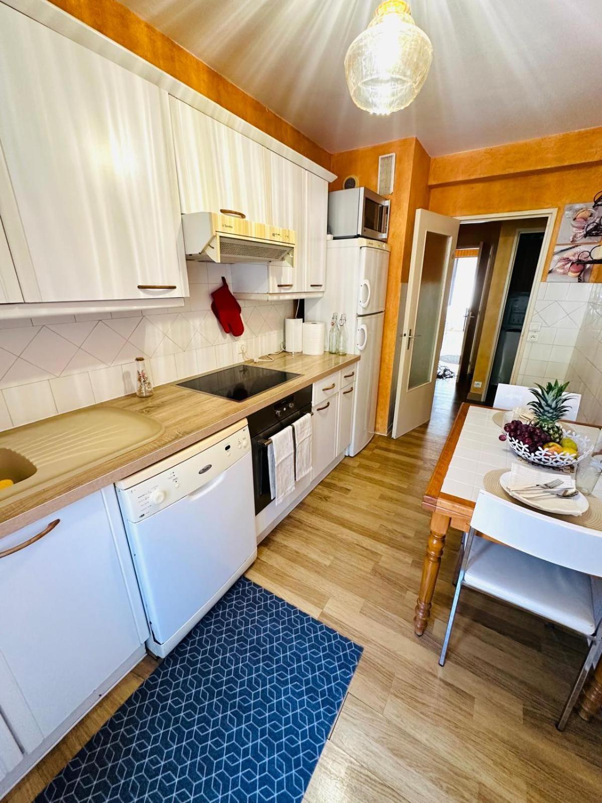 Spacieux 2 Chambres 65M2 Climatise Au Village Medieval Entre Nice Et Antibes Villeneuve-Loubet Exterior foto